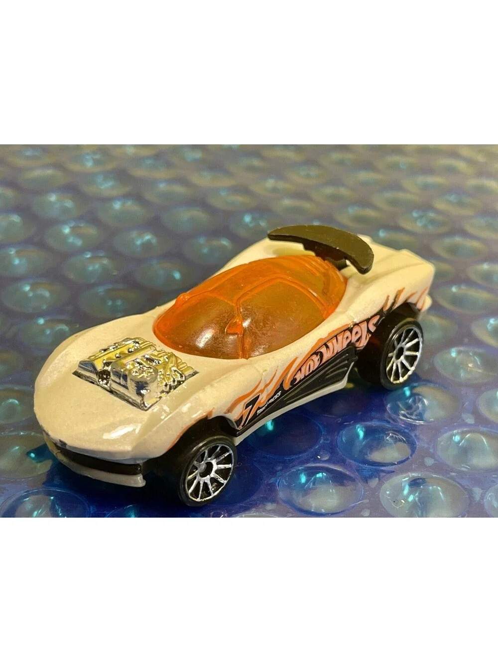 Hot Wheels 2005 Fashfire Pearl White w/ Orange HW Track Aces Series Malaysia